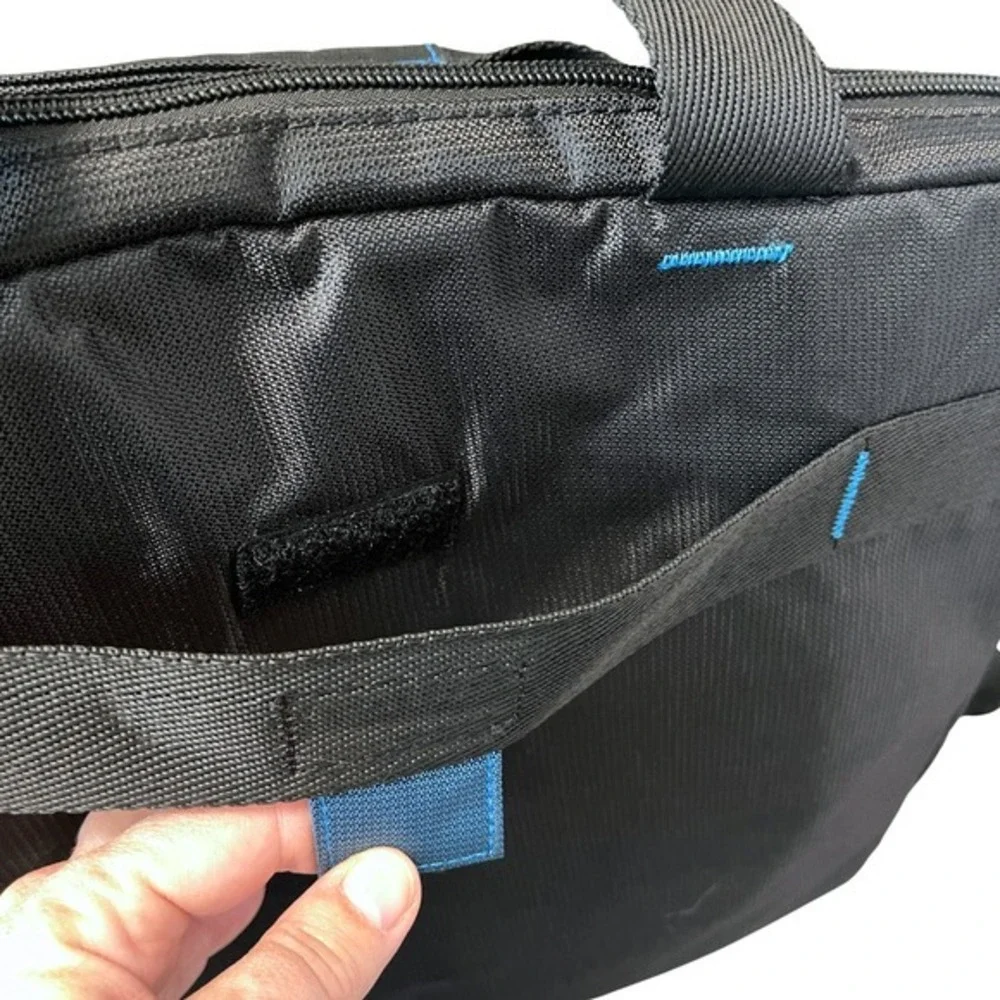 Solo Tech Slim Brief‎ Carrying Case for 16